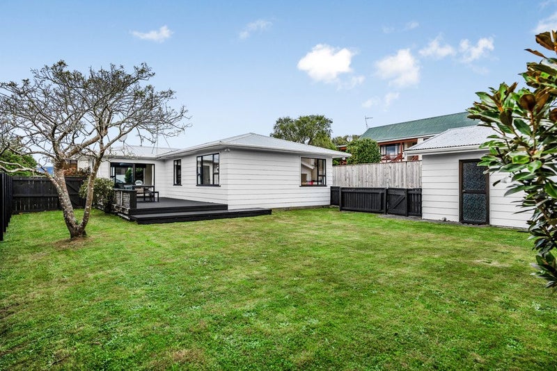 8 Drummond Crescent, Kelson, Lower Hutt - Carousel 1