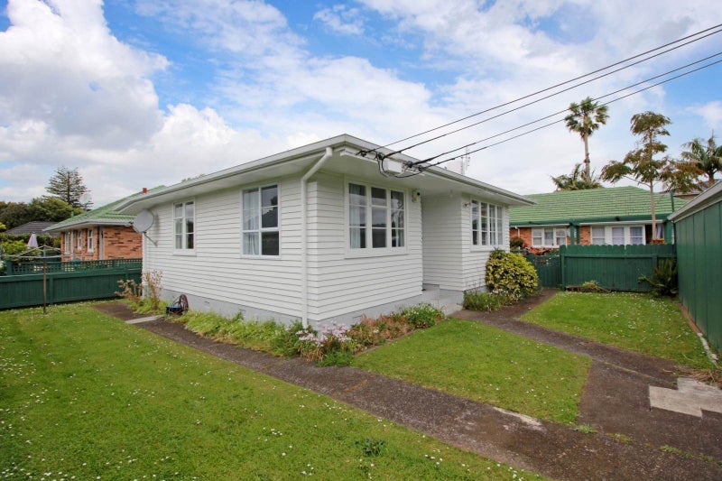 1/53 Kings Road, Panmure, Auckland - Carousel 2