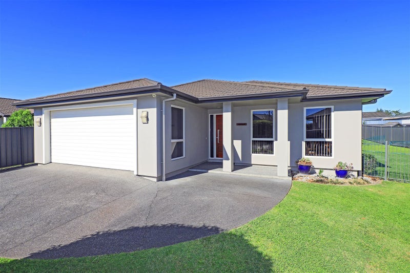 18 Lowry Place, Frimley, Hastings - Carousel 18