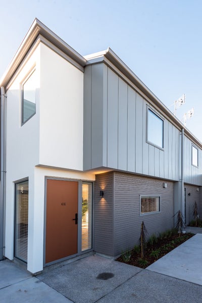 1/6 Strauss Place, Somerfield, Christchurch - Carousel 1