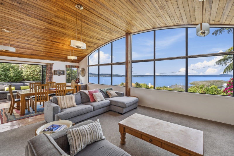 1/50 Wakeman Road, Acacia Bay, Taupo - Carousel 1