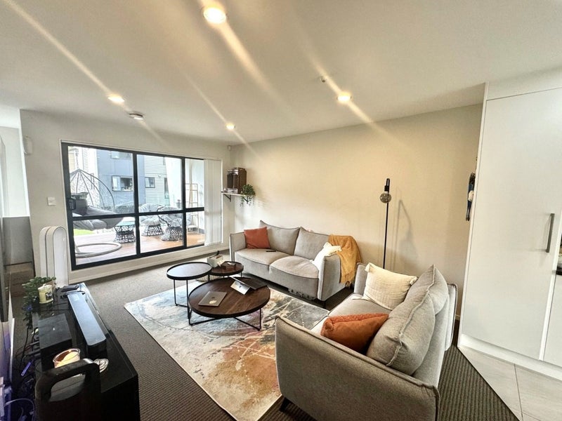 25/5 Perekia Street, Albany, Auckland - Carousel 1