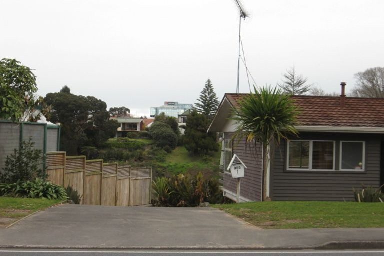 2/355 River Road, Claudelands, Hamilton - Carousel 2