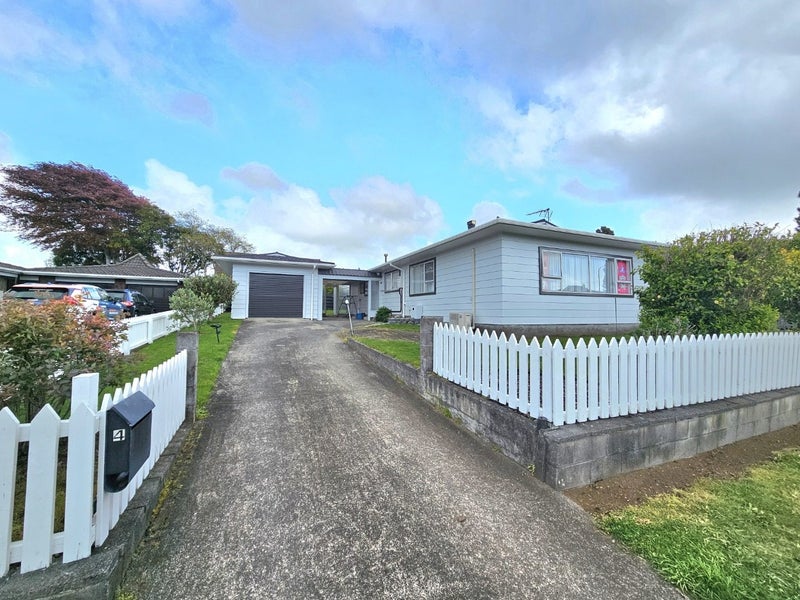 4 Poplar Grove, Whalers Gate, New Plymouth - Carousel 22