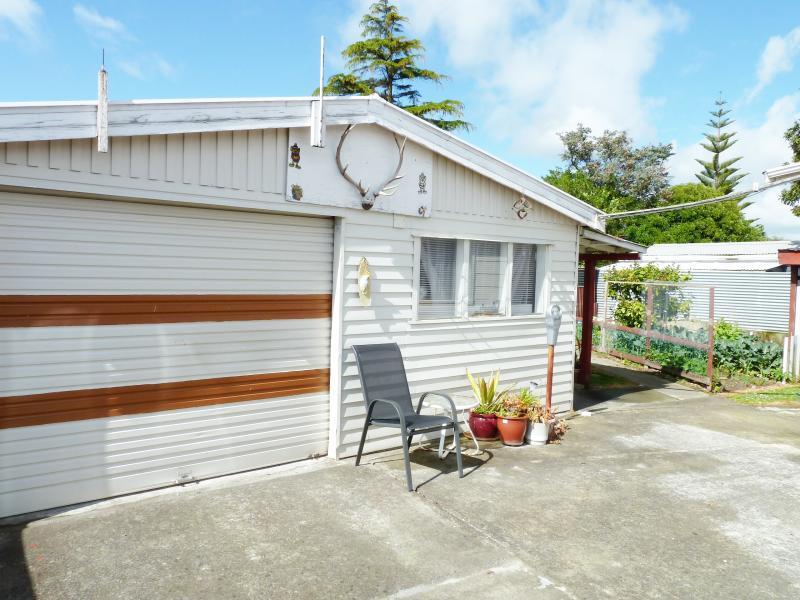61 Rugby Street, Awapuni, Palmerston North - Carousel 11