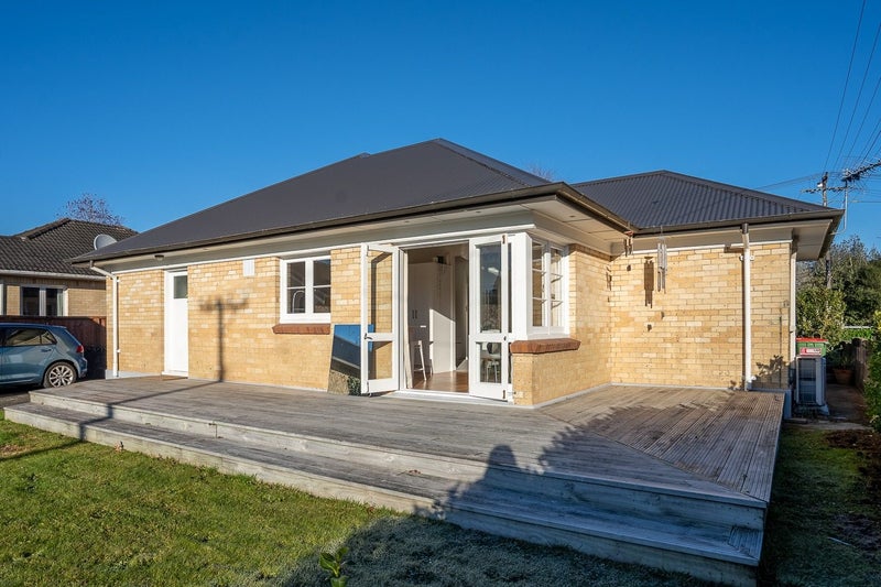 62 Nixon Street, Hamilton East, Hamilton - Carousel 17