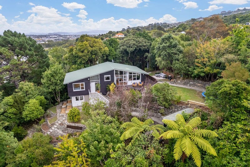 4 Park Road, Belmont, Lower Hutt - Carousel 1