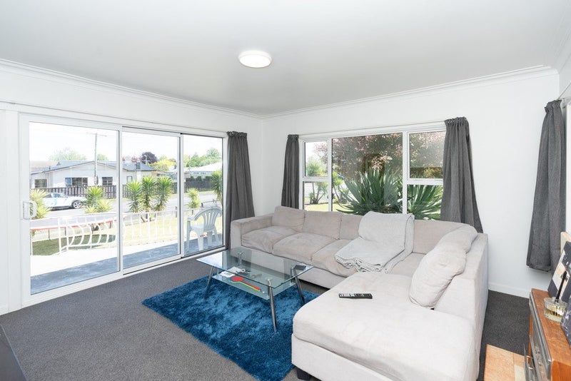 94 Fox Street, Hamilton East, Hamilton - Carousel 2