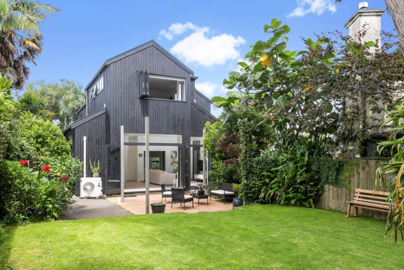 29B Kingsview Road, Mount Eden, Auckland - Carousel 1