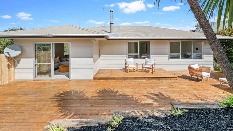 96 John Downs Drive, Browns Bay, Auckland - Carousel 1