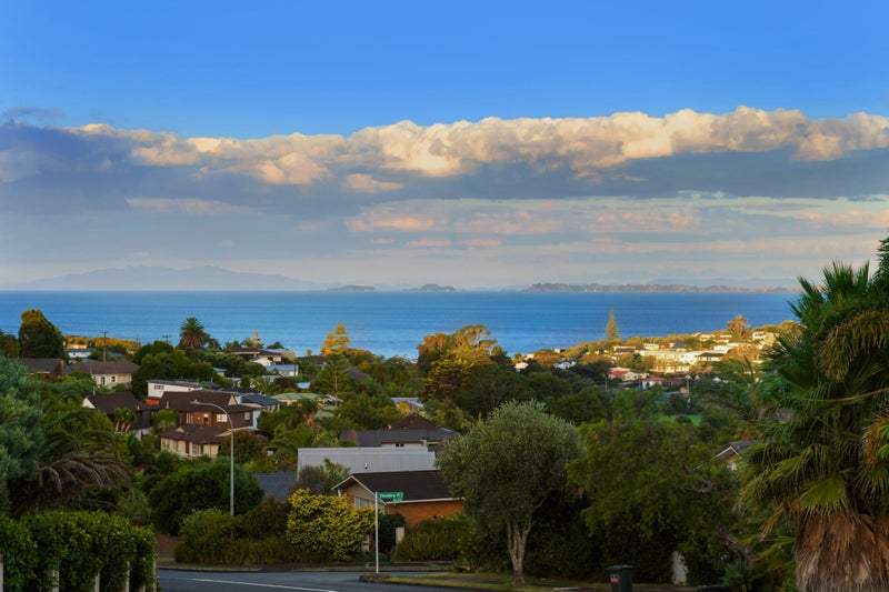 2 Amante Crescent, Mairangi Bay, Auckland - Carousel 2