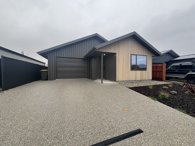 8 Dunn Street, LAKE HAWEA - Carousel 1