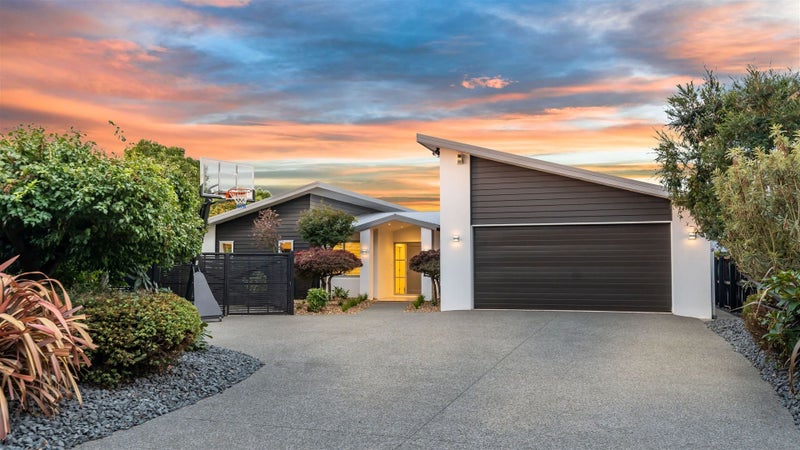 8 Springwater Avenue, Northwood, Christchurch - Carousel 1