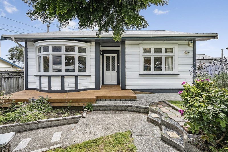 53 William Street, Petone, Lower Hutt - Carousel 1