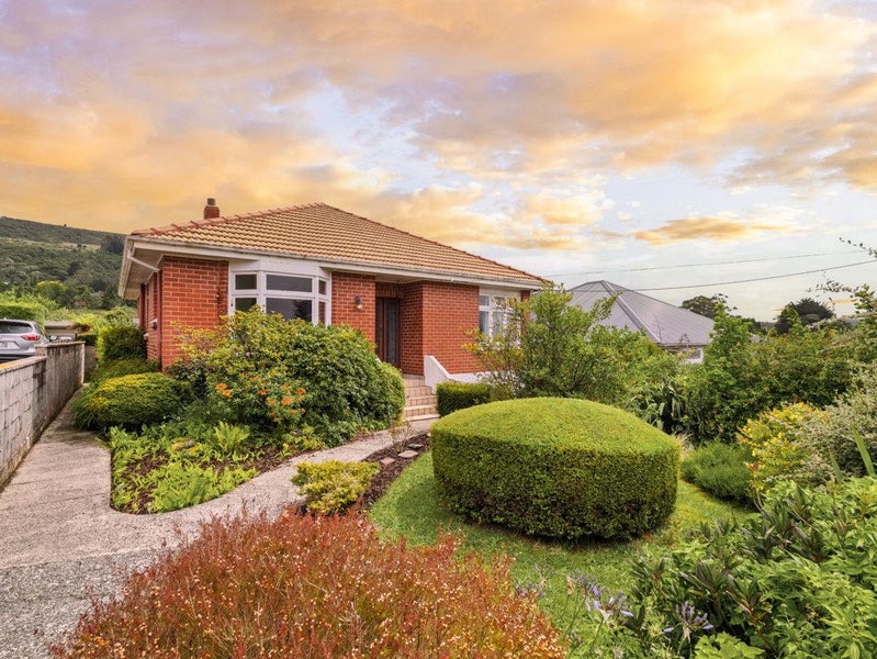 16 Derwent Street, Helensburgh, Dunedin - Carousel 1