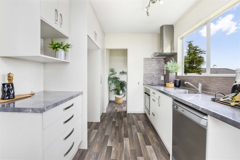 27B Huia Avenue, Forest Lake, Hamilton - Carousel 2