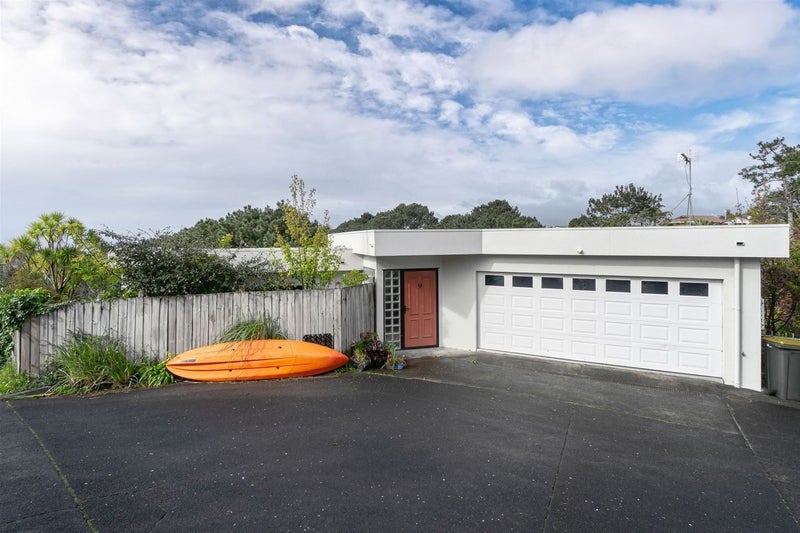 9 Dalmeny Close, Murrays Bay, Auckland - Carousel 1