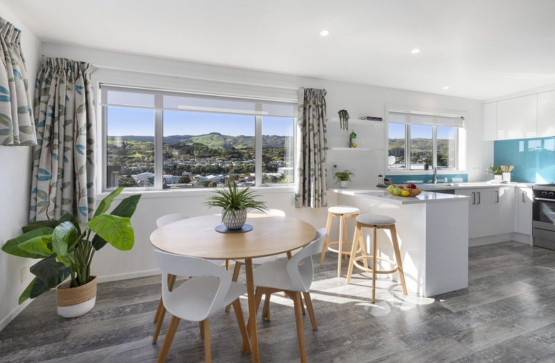 23 Mascot Street, Tawa, Wellington - Carousel 1