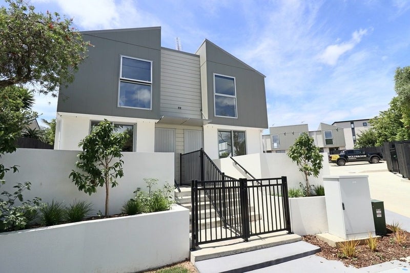 2/25 Tranent Road, Mangere, Auckland - Carousel 16
