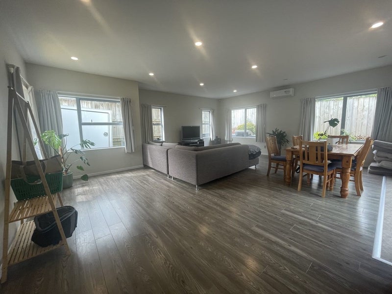 38A Archers Road, Glenfield, Auckland - Carousel 1