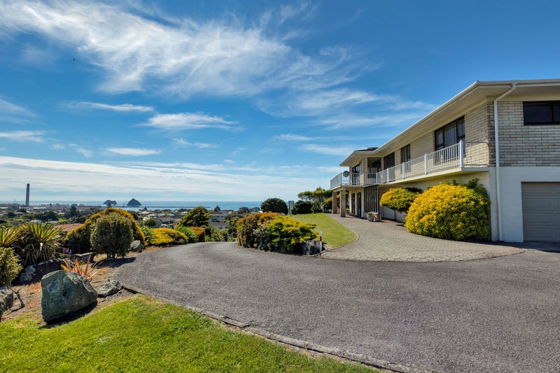 1C Rossiter Crescent, Lynmouth, New Plymouth - Carousel 1