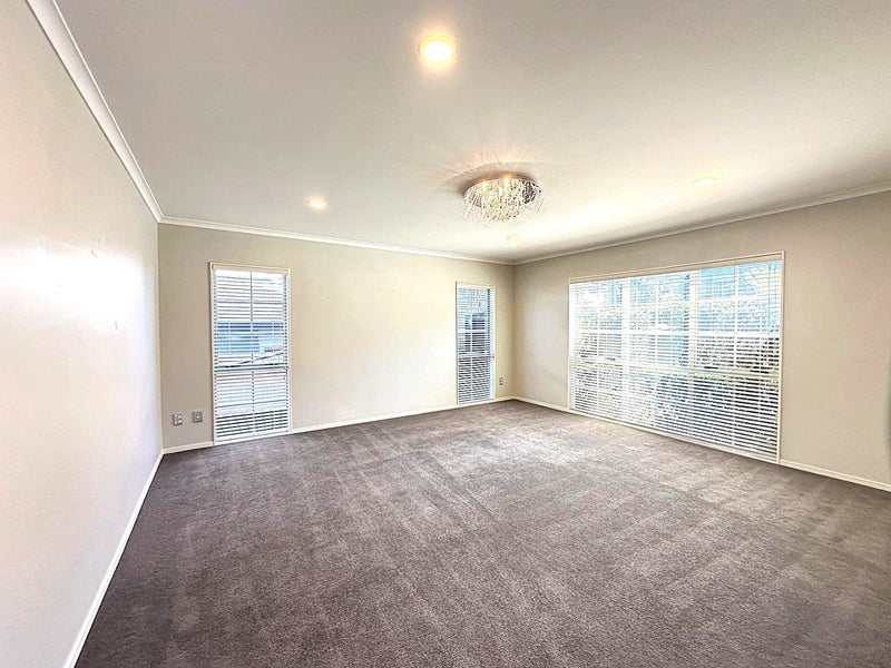 9 Lucca Crescent, Flat Bush, Auckland - Carousel 2