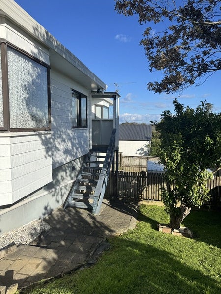 1/157 Whitford Road, Somerville, Manukau - Carousel 25