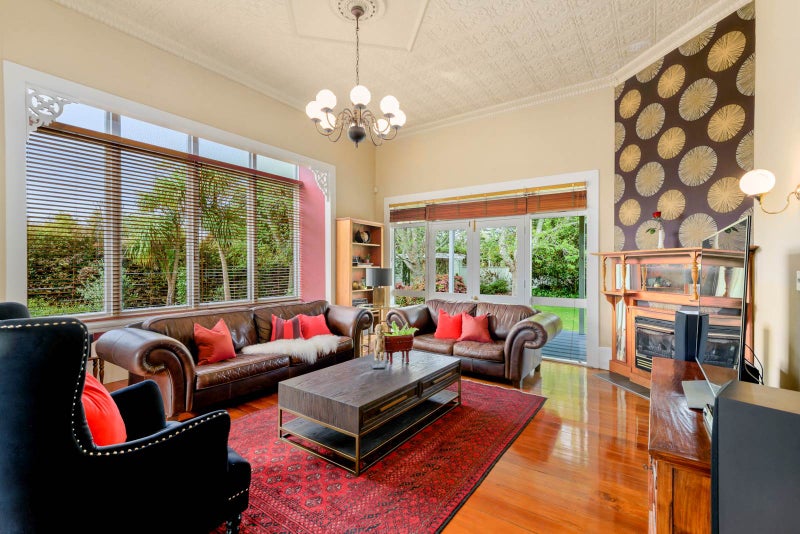 27 Taupaki Road, Henderson - Carousel 1