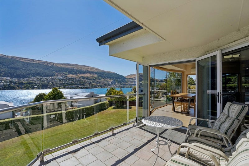 411 Peninsula Road, Kelvin Heights, Queenstown - Carousel 1