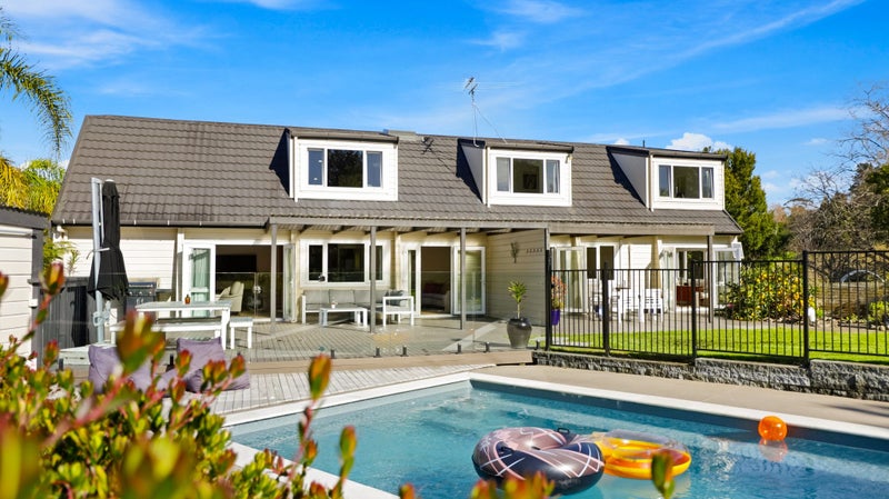 15A Whangaparaoa Road, Red Beach, Whangaparāoa - Carousel 2