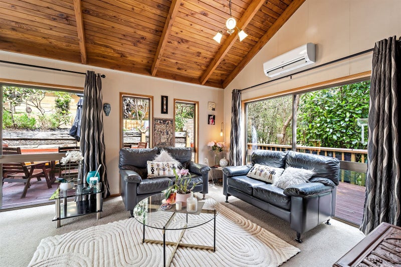 1/685 East Coast Road, Browns Bay, Auckland - Carousel 2