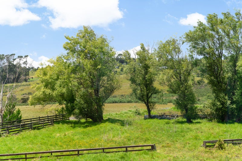 18 Paretao Street, Massey, Auckland - Carousel 2