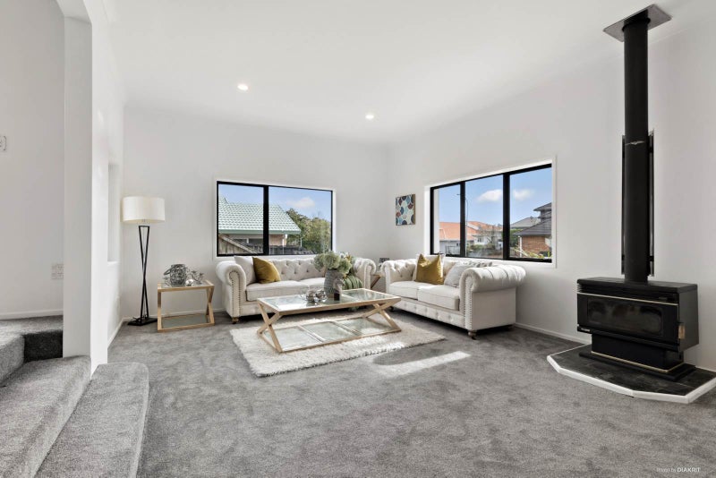 11 Bob Charles Drive, Golflands, Auckland - Carousel 2