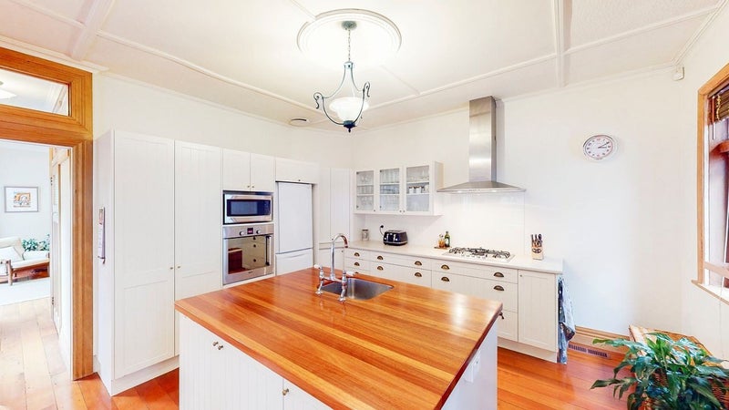 74 Glenmore Street, Northland, Wellington - Carousel 1