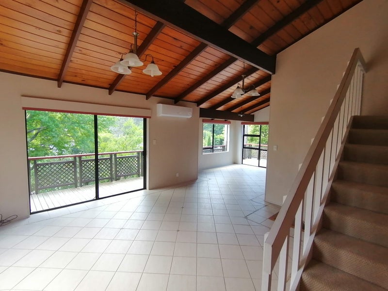 4 Royal Viking Way, Lynfield, Auckland - Carousel 2
