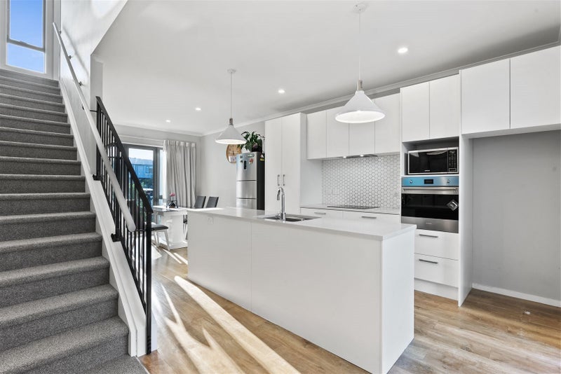 5 Whale Road, Mount Wellington, Auckland - Carousel 2