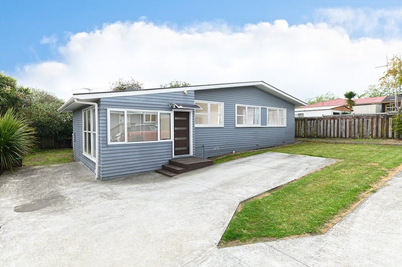12 Denyer Place, New Lynn, Auckland - Carousel 15