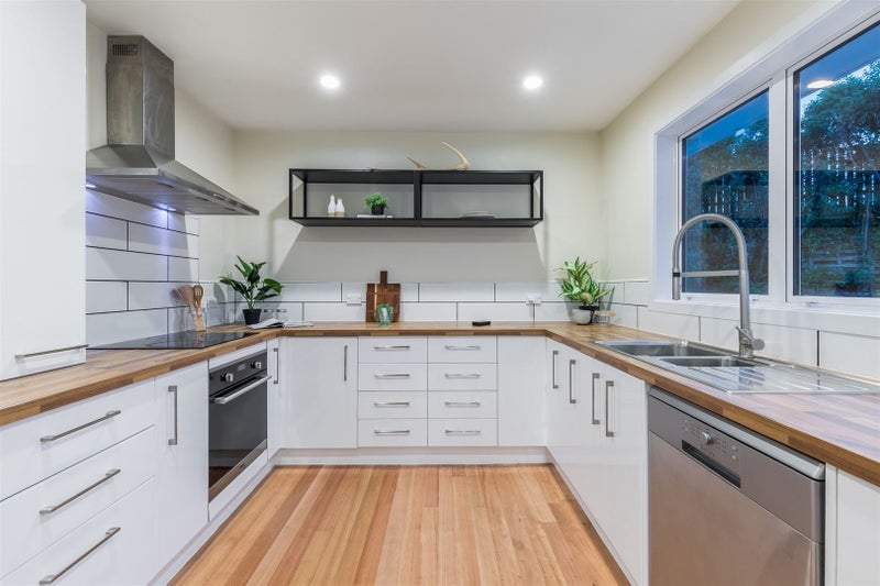 25 Excellency Terrace, Ascot Park, Porirua - Carousel 2