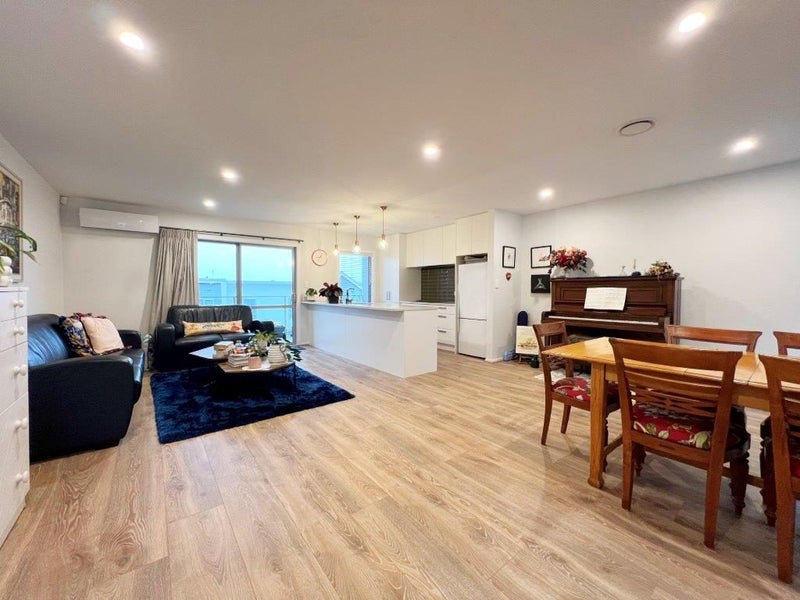 3/19 Ruakiwi Road, Hamilton Lake, Hamilton - Carousel 1