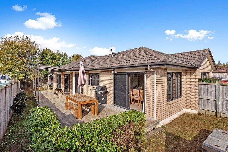 11 Pony Park Place, Beachlands, Auckland - Carousel 2