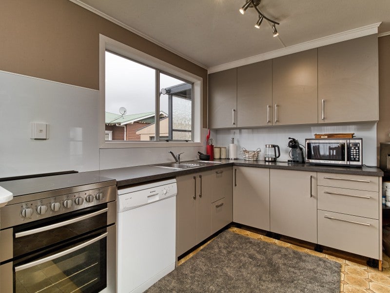 701 Jervois Street, Mayfair, Hastings - Carousel 2