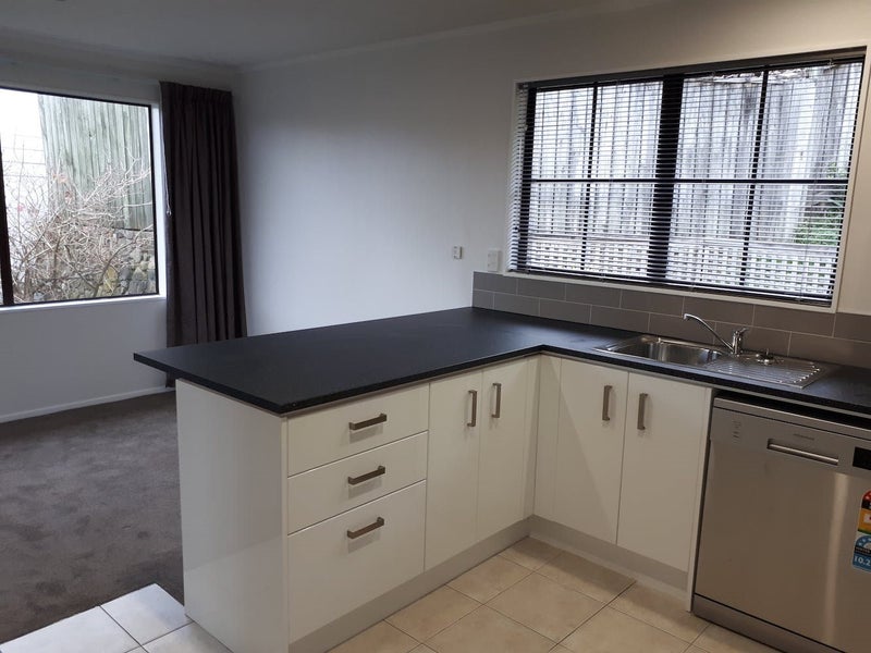 8 Adventure Drive, Whitby, Porirua - Carousel 2