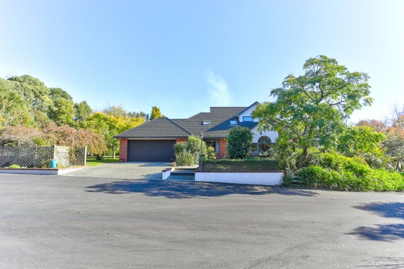 11 Dickens Lane, Otamatea, Whanganui - Carousel 1