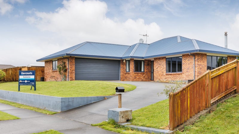 186 Pacific Drive, Fitzherbert, Palmerston North - Carousel 1