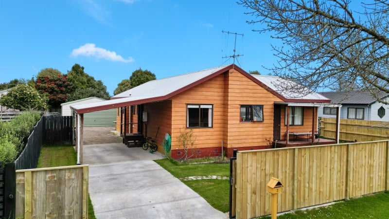 3 Ensign Place, Flagstaff, Hamilton - Carousel 1
