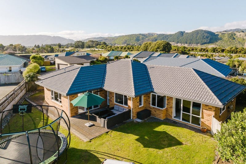 21 Crown Hill, Paraparaumu, Paraparaumu - Carousel 2