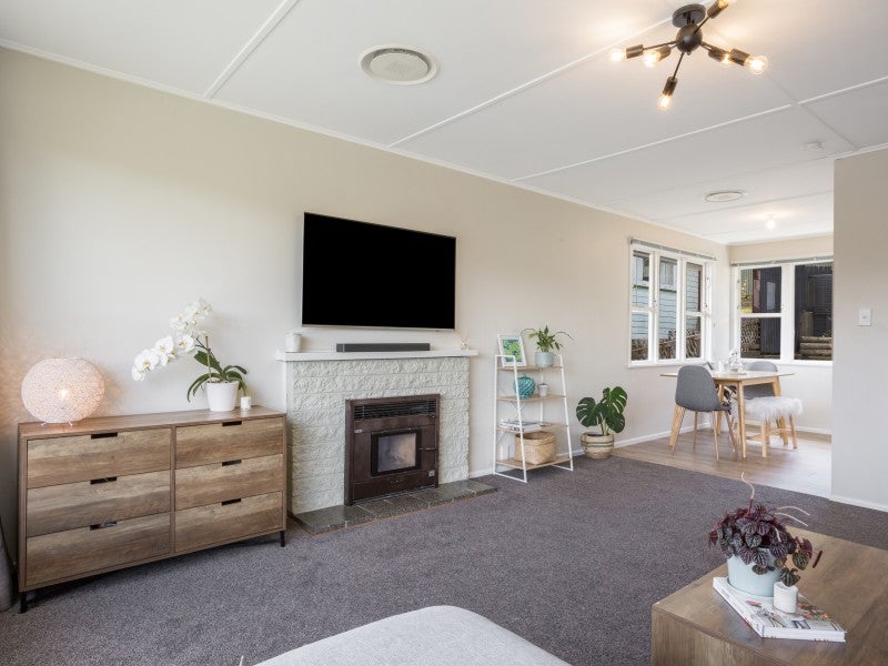 14 Lynda Avenue, Paparangi, Wellington - Carousel 2