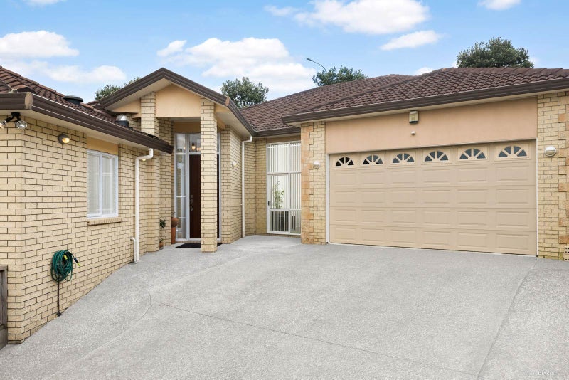 29 Cricklade Terrace, Windsor Park, Auckland - Carousel 1