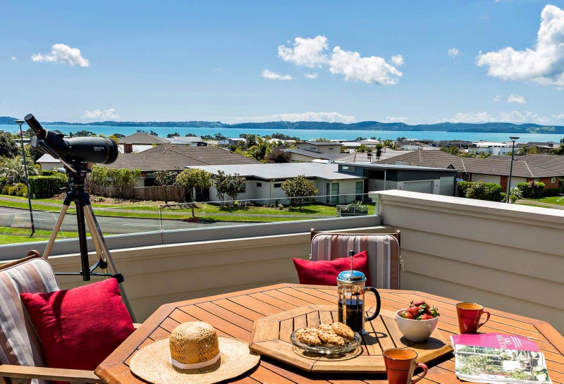 16 Columbia Crescent, Beachlands, Auckland - Carousel 2