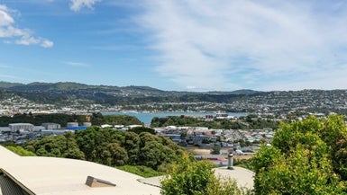 85A Seatoun Heights Road, Seatoun, Wellington - Carousel 1